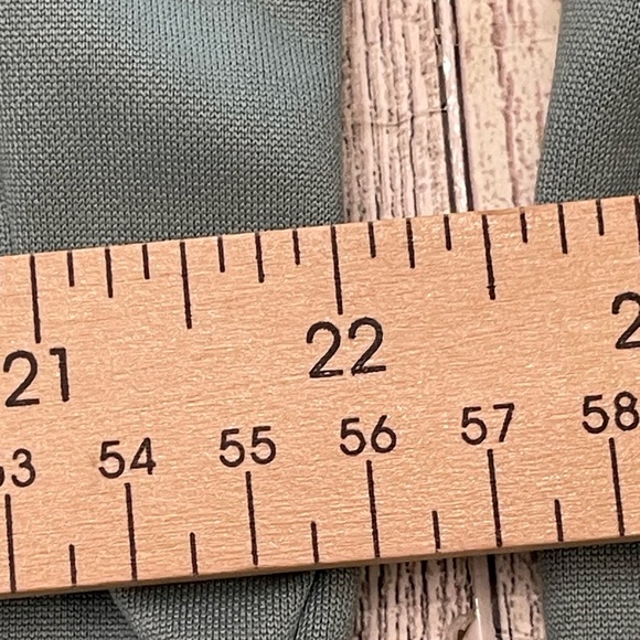 Nike Dri Fit Gray Purple Swoosh Hooded Pullover Sweatshirt - Picture 6 of 9